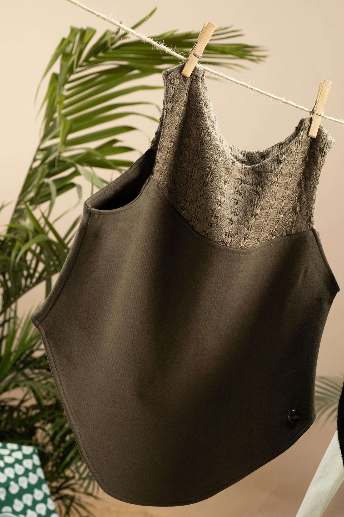 Coralito Olive Top