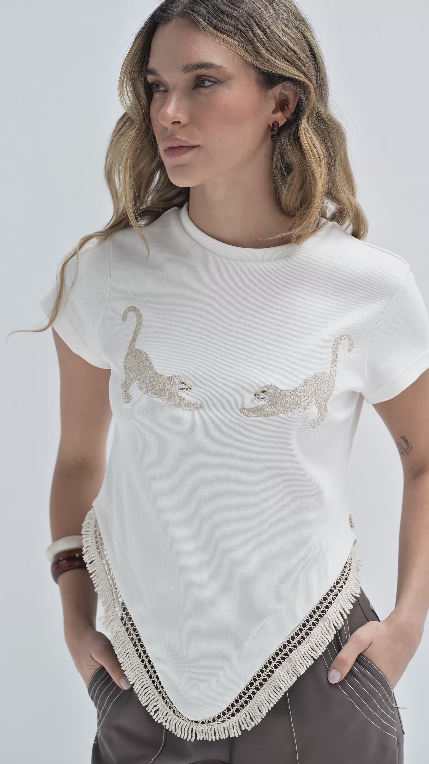 Load and play video in Gallery viewer, PANTHERA T-SHIRT IVORY